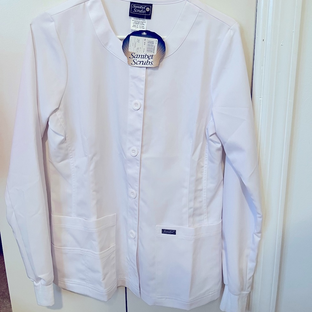 NWT Sanibel Scrubs women’s white scrub jacket small